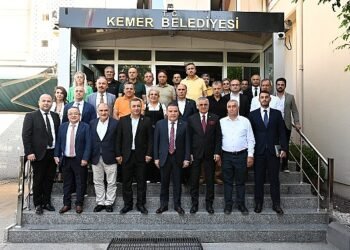 Başkan Böcek Kemer ve Kumluca’yı ziyaret etti