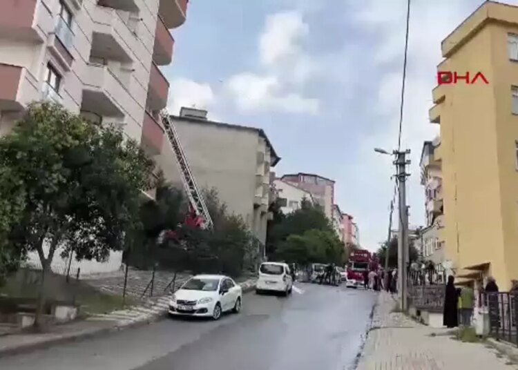 Çayırova’da 5 Katlı Binada Yangın: 8 Kişi Dumandan Etkilendi