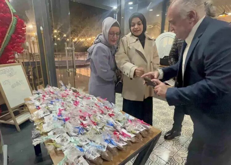 Darıca’da Nişan Töreninde Sokak Hayvanlarına Dikkat Çeken Jest