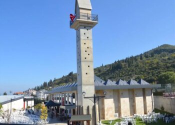 Karamürsel’de Yeni Camii İbadete Açıldı