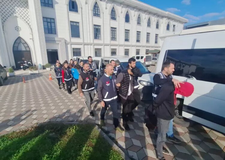 Kargo Dolandırıcılığına Büyük Operasyon: 12 Şüpheli Gözaltında