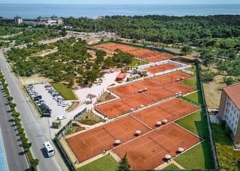 Kemer’deki okullar tenis buluşacak