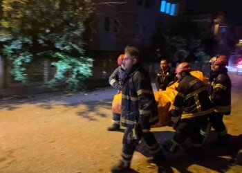 Kocaeli’de Çatıya Çıkan Şahıs, Polis Tarafından İkna Edildi