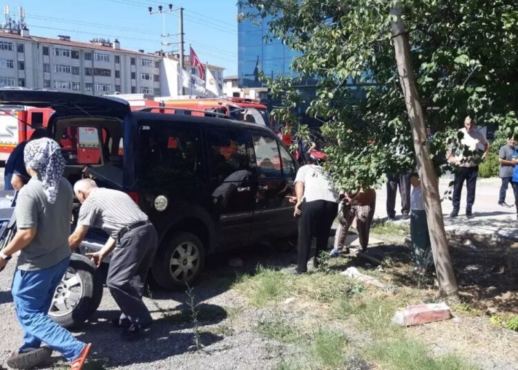 Kocaeli’de Oto Tamircisi Krikonun Altında Kalarak Hayatını Kaybetti