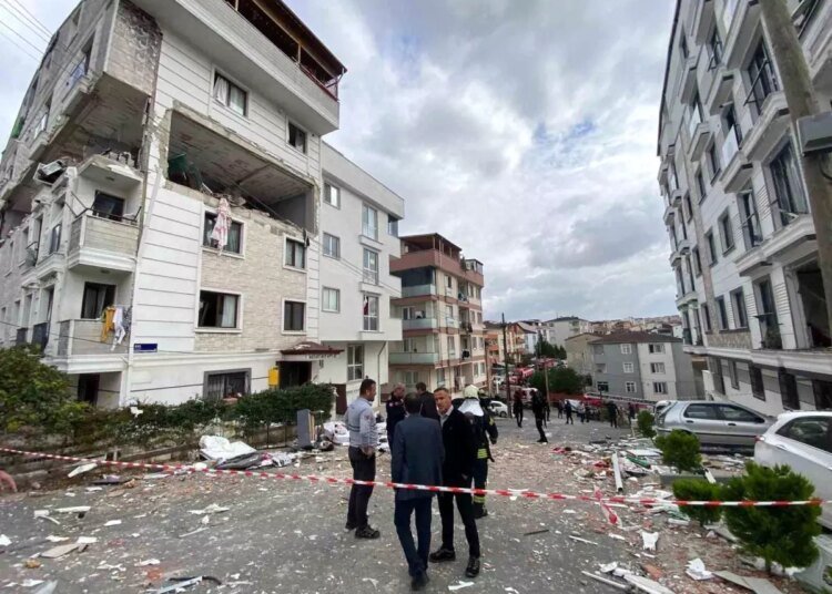 Kocaeli’nde Doğal Gaz Patlaması: 7 Yaralı, 3 Bina ve 6 Araç Hasar Gördü