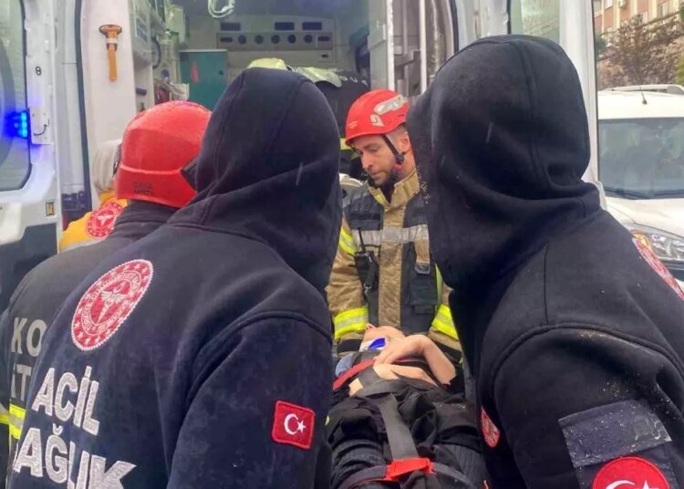 Sağanak Yağış Sonrası Trafik Kazası: İki Yaralı