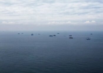 Karasu’da Sığlaşma, Hamsi Avcılarını Zora Soktu