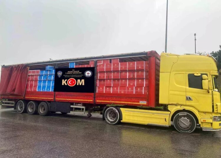 Kocaeli’de Kaçak Bandrolsüz 9.5 Milyon Boş Makaron Ele Geçirildi