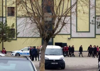 Kocaeli’de Lisede Tartışma: Bir Öğrenci Tornavida ile Yaralandı