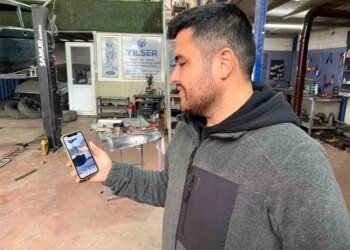 Kocaeli’de Otomobil Dakikalarca Geri Geri İlerledi