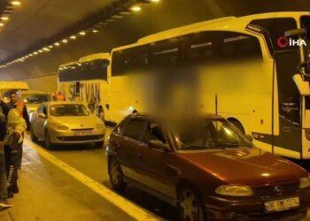 TEM Otoyolu’nda Zincirleme Kaza: 14 Yaralı