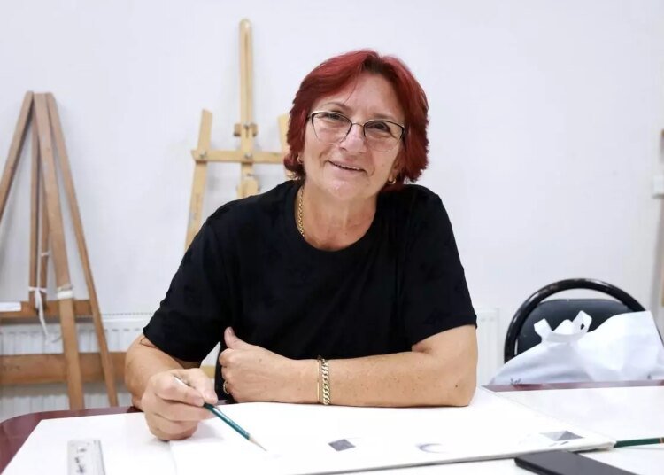 62 Yaşındaki Fatma Ustaoğlu’nun Ressamlık Hayali KO-MEK ile Gerçekleşti