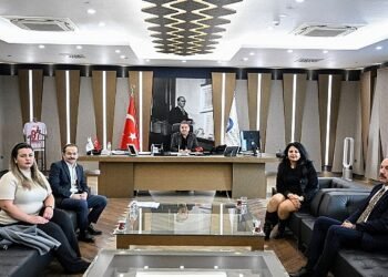 Başkan Böcek’ten Kızılarık sakinlerine destek