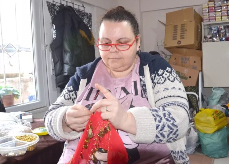 Karamürsel’de Kadınlar El Emeği ile Ekonomiye Katkıda Bulunuyor