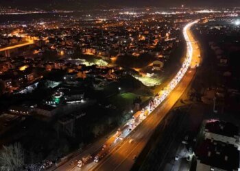 Kocaeli TEM Otoyolu’nda Zincirleme Kaza: 2 Yaralı