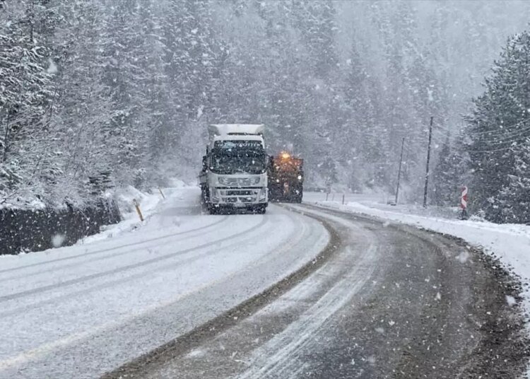 Kocaeli ve Karabük’te Kar Yağışı Etkili Oldu