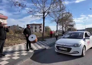 Kocaeli’de Kadın Arkadaşları Tarafından Davul Zurna ile Karşılandı