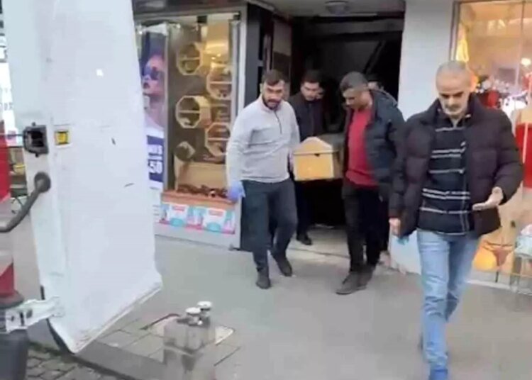 Kocaeli’nde Bir Kadın Evinde Ölü Bulundu, Eski Eşi Gözaltında