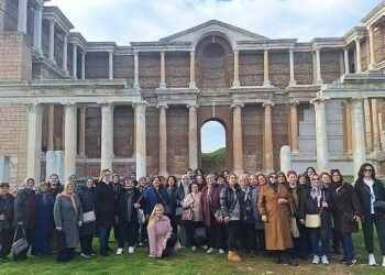 Manisalı Kadınlar Salihli İlçesindeki Güzellikleri Keşfetti