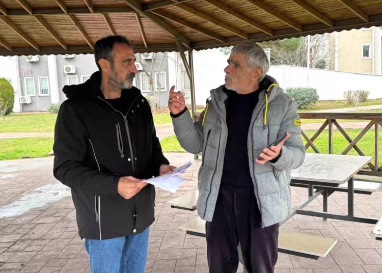 Tatlı dille dolandırıldıklarını iddia edip, soluğu adliyede aldılar