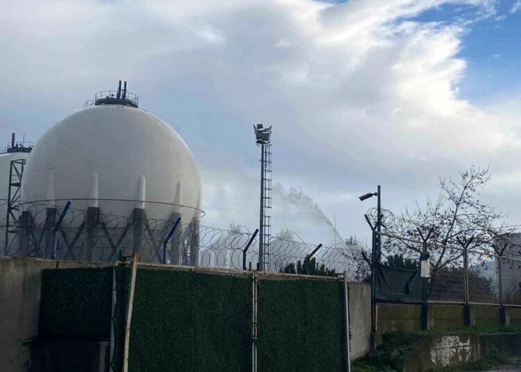 TÜPRAŞ İzmit Rafinerisi’nde Alevlenme Olayı Kontrol Altına Alındı
