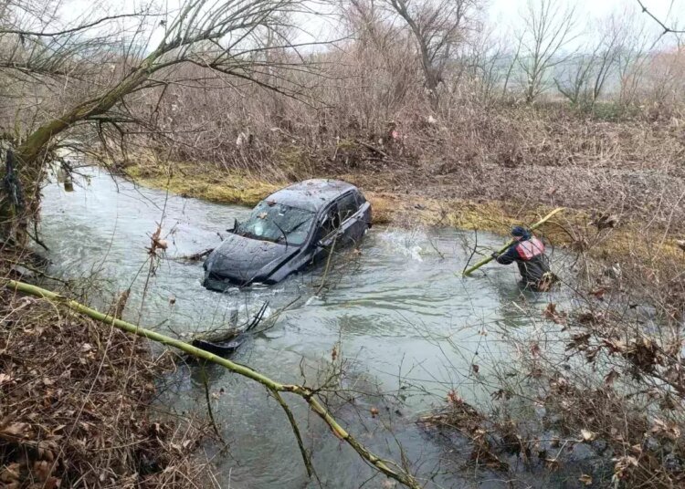 Çanakkale’de Otomobilin Çaya Uçması Sonucu Üniversite Öğrencisi Hayatını Kaybetti
