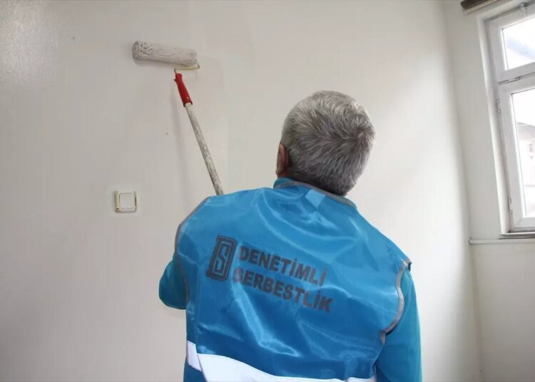 Denetimli Serbestlik Hükümlüleri Kocaeli’de Okul Boyama Projesine Katıldı