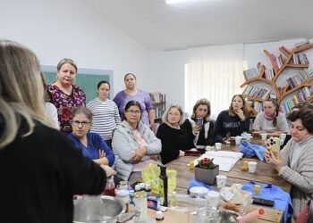 Eğitimlerle Balmumu Kadınların Elinde Hayat Buluyor