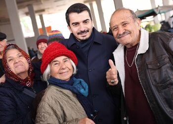 Hüseyin Can Güner: “Sokakta yurttaşlarımızın nabzını tutuyoruz, hem mahalle ile ilgili beklentilerini alıyoruz hem de fikirlerini dinliyoruz.”