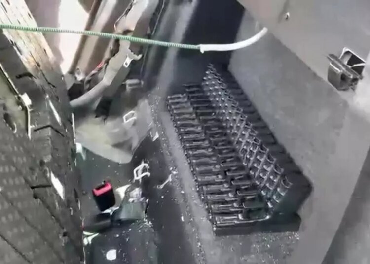 Kocaeli D-100’de Kaçak Silah Operasyonu: 17 Tabanca Ele Geçirildi