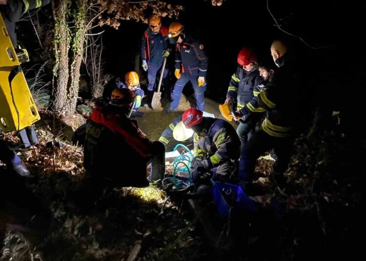 Kocaeli’de Define Ararken Kaya Altında Kaldı