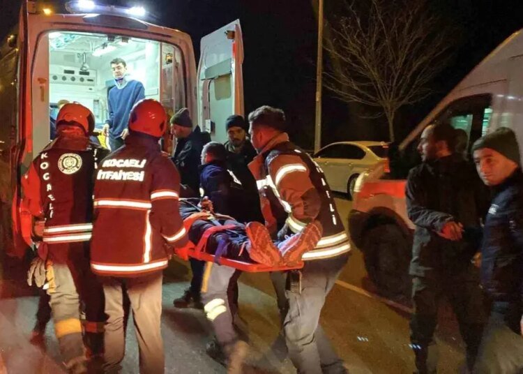 Kocaeli’de Kavşak Kazası: 4 Yaralı