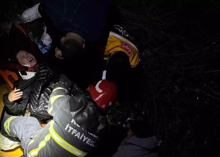 Kocaeli’de Özçekim Yaparken 5 Metreden Düştü