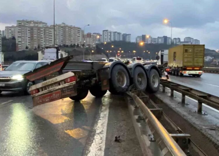 Kocaeli’de Tır Kazası: 2 Araçta Hasar, 1 Yaralı