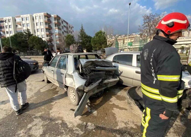 Kocaeli’de Zincirleme Kaza: 2 Yaralı