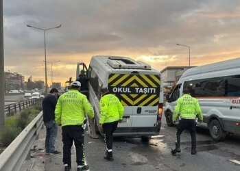 Kocaeli’de Zincirleme Trafik Kazası: 4 Yaralı