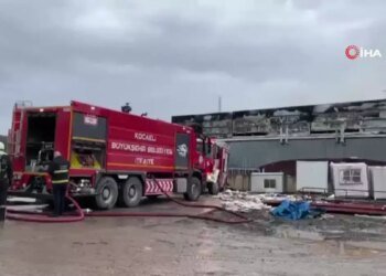 Kocaeli’deki Fabrikada Yangın 4 Saatte Kontrol Altına Alındı