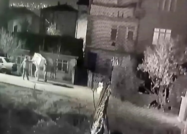 Kocaeli’nde Hırsızlık Anı Güvenlik Kamerasında