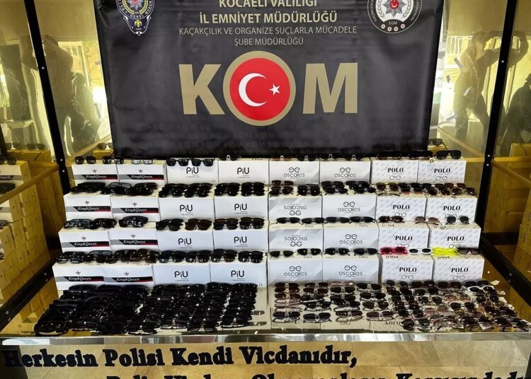 Kocaeli’nde Tırda 169 Bin Kaçak Güneş Gözlüğü Ele Geçirildi