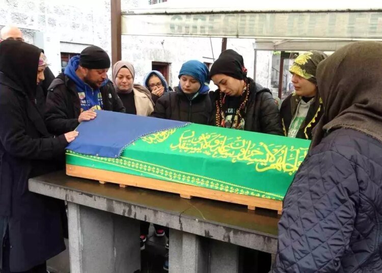 5 Yaşındaki Asya Kanserle Mücadelede Hayatını Kaybetti