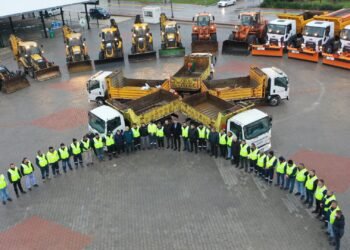 KARTEPE BELEDIYESI YOGUN KAR YAGISINA KARSI TEYAKKUZDA 2