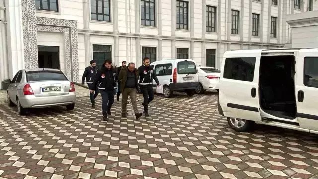 arkadasini oldurup cesedini 36 saat arabayla gezdirmis 0 MiLbAAUq