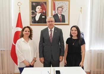 Egeli akademisyenin matematik ve fizik alanına yönelik projesine TÜBİTAK’tan destek