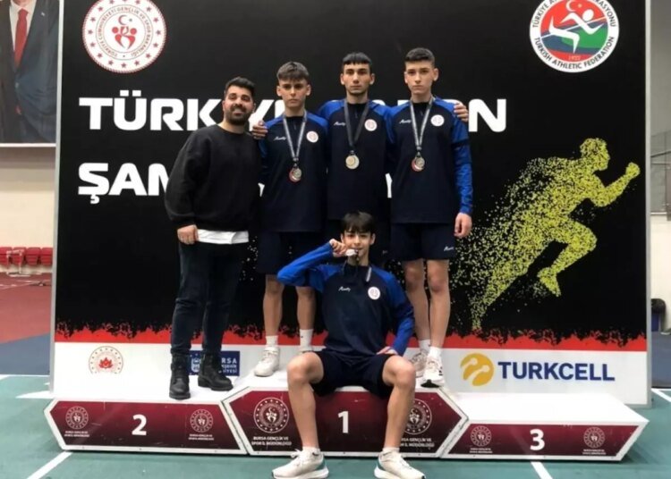 Kocaeli U16 Türkiye Salon Atletizm Şampiyonası’nda 14 Madalya Kazandı