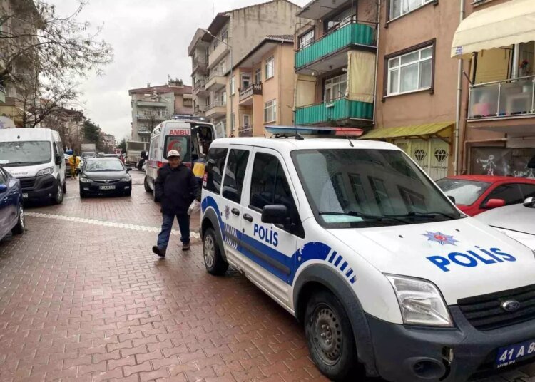 Kocaeli’de 79 Yaşındaki Adam Evinde Ölü Bulundu