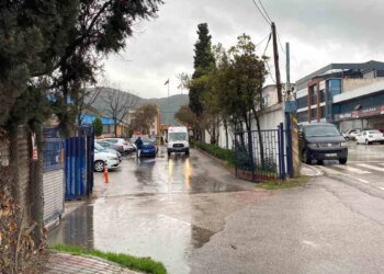 Kocaeli’de İşçi Demirler Arasında Sıkıştı