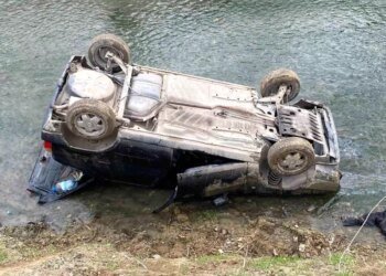 Kocaeli’de Otomobil Dereye Uçtu: Sürücü Alkollü Mü?