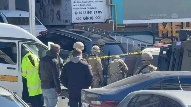 kocaelide rehine krizi 1 kisi vuruldu restorandakiler alikoyuldu 1 GQkPzg9s