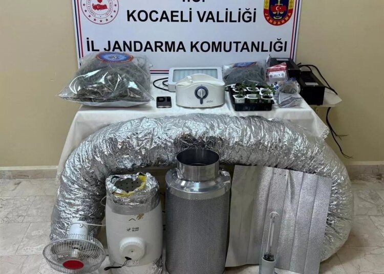 Kocaeli’de Uyuşturucu Baskını: 4 Gözaltı
