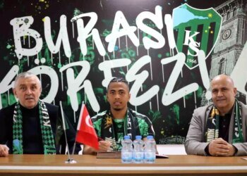 Kocaelispor, Rigoberto Rivas ile 2,5 Yıllık Sözleşme İmzaladı